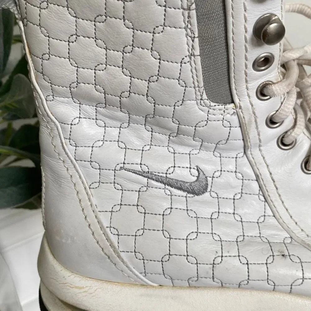 Nike Air Max GOA VI ACG White/Silver Leather Sneaker Boots 311910-101 Women Size